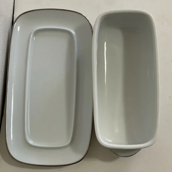 Noritake White Edgewood Porcelain Covered Butter Dish - Picture 2 of 4